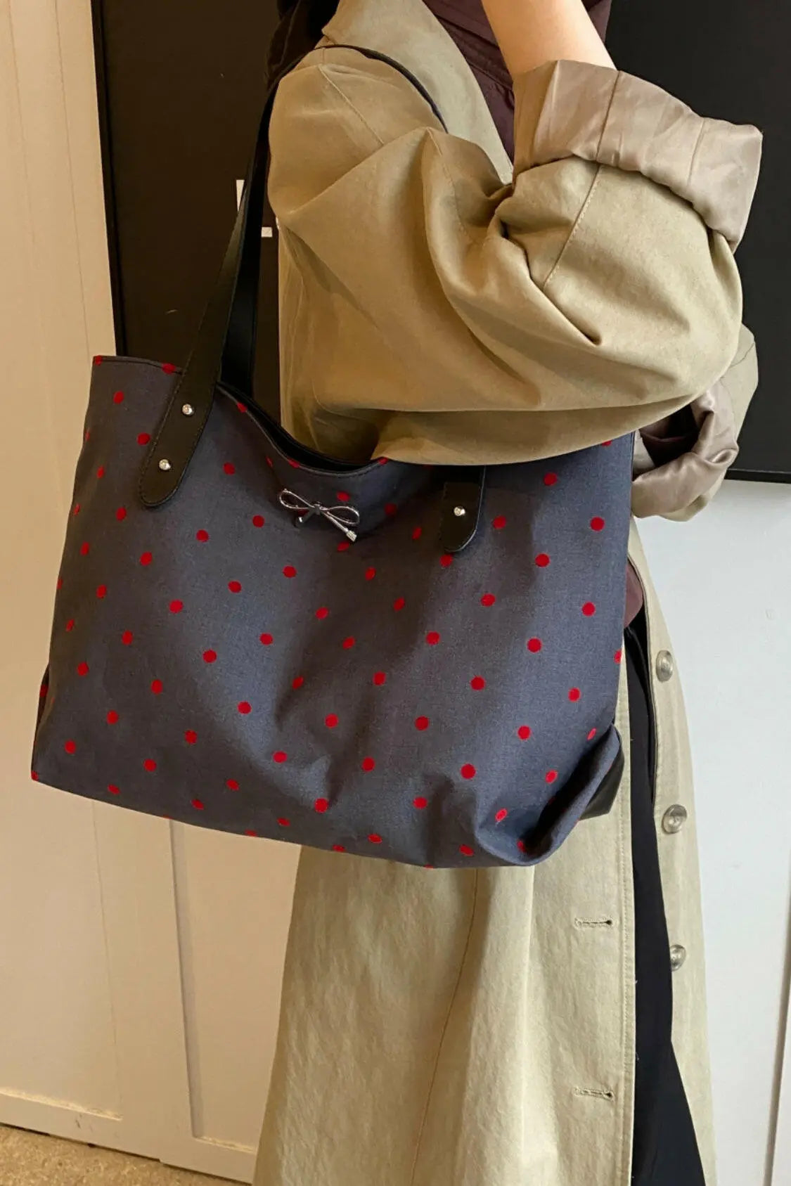 Polyester Bow Polka Dot Tote Bag.