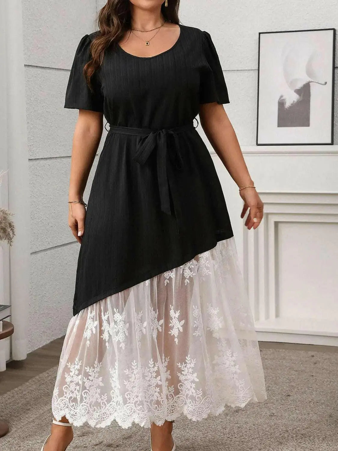 Plus Size Lace Patchwork Short Sleeve Maxi Dress.