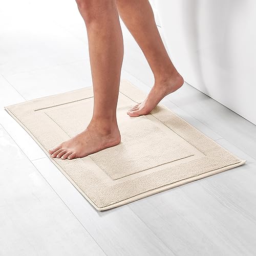 Soft Silver Banded Bath Rug Mat