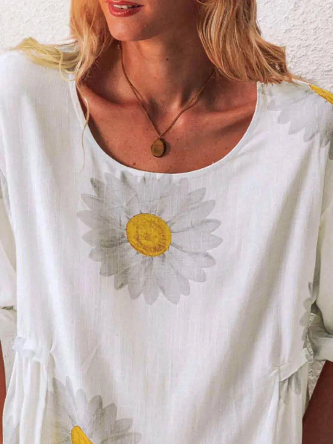 Full Size Flower Round Neck Half Sleeve T-Shirt Plus Size.