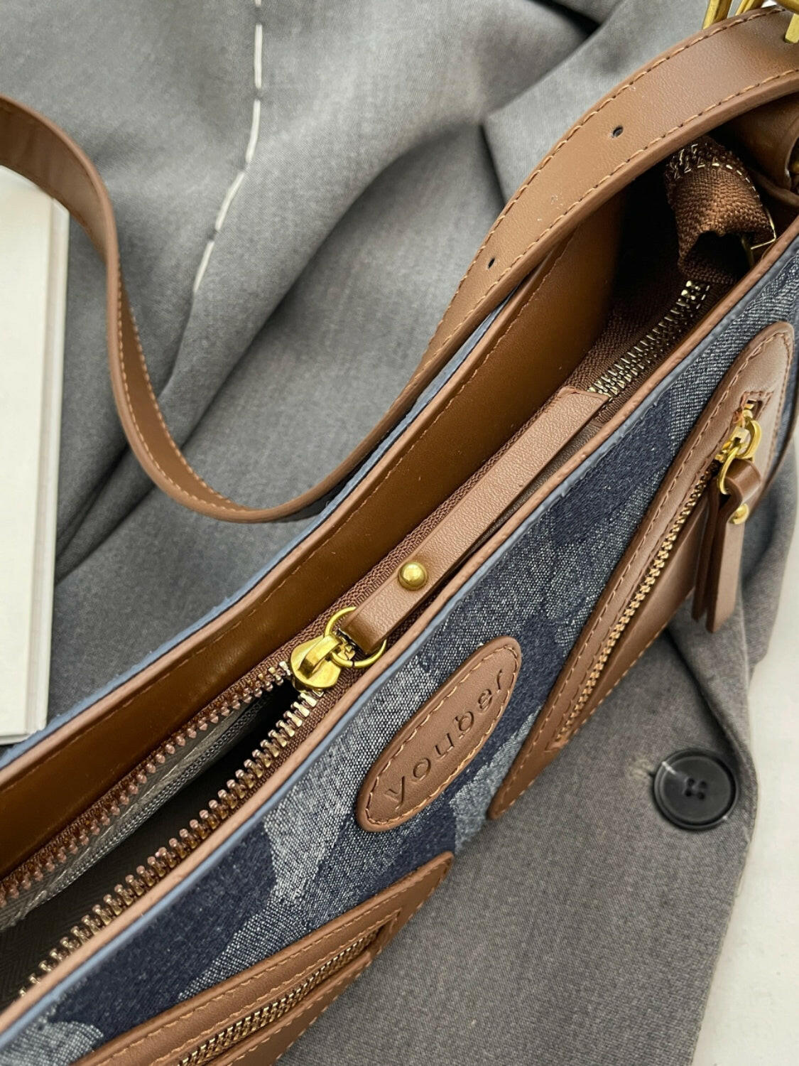 Plaid Adjustable Strap Shoulder Bag.