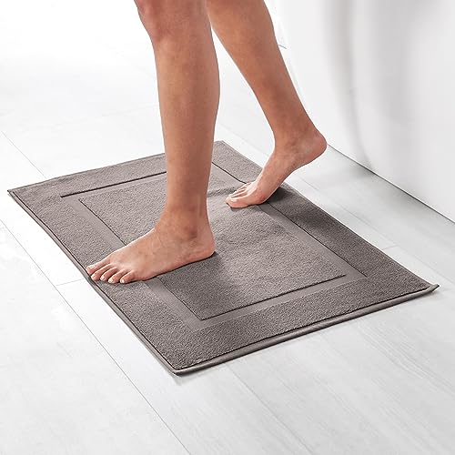 Soft Silver Banded Bath Rug Mat
