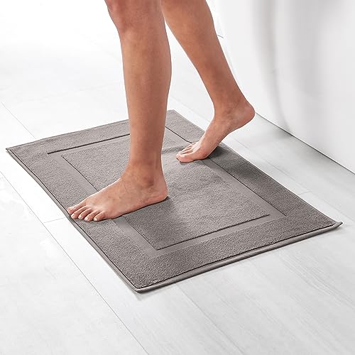 Soft Silver Banded Bath Rug Mat