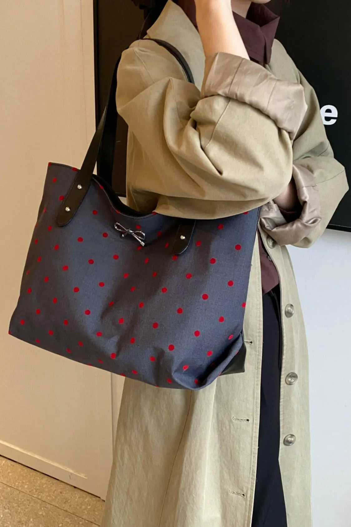 Polyester Bow Polka Dot Tote Bag.