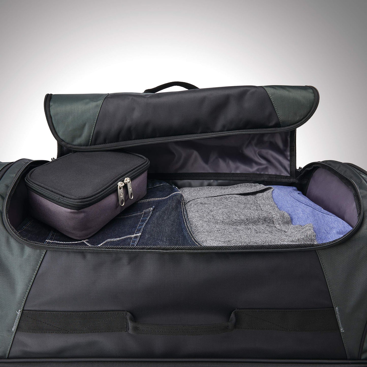 Andante 2 Rolling Duffel - 22 Sleek Black Travel Bag