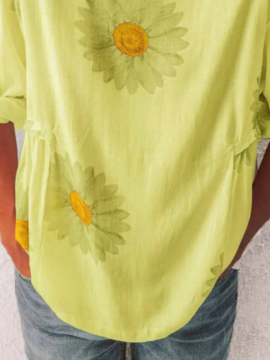 Full Size Flower Round Neck Half Sleeve T-Shirt Plus Size.