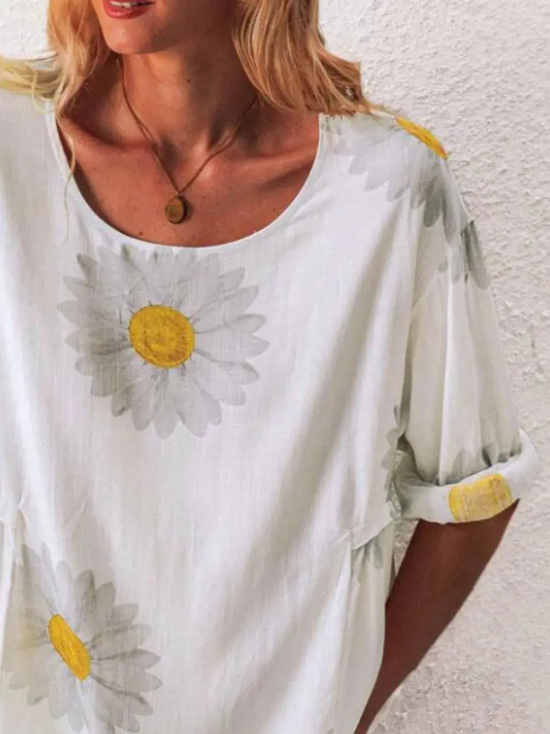 Full Size Flower Round Neck Half Sleeve T-Shirt Plus Size.