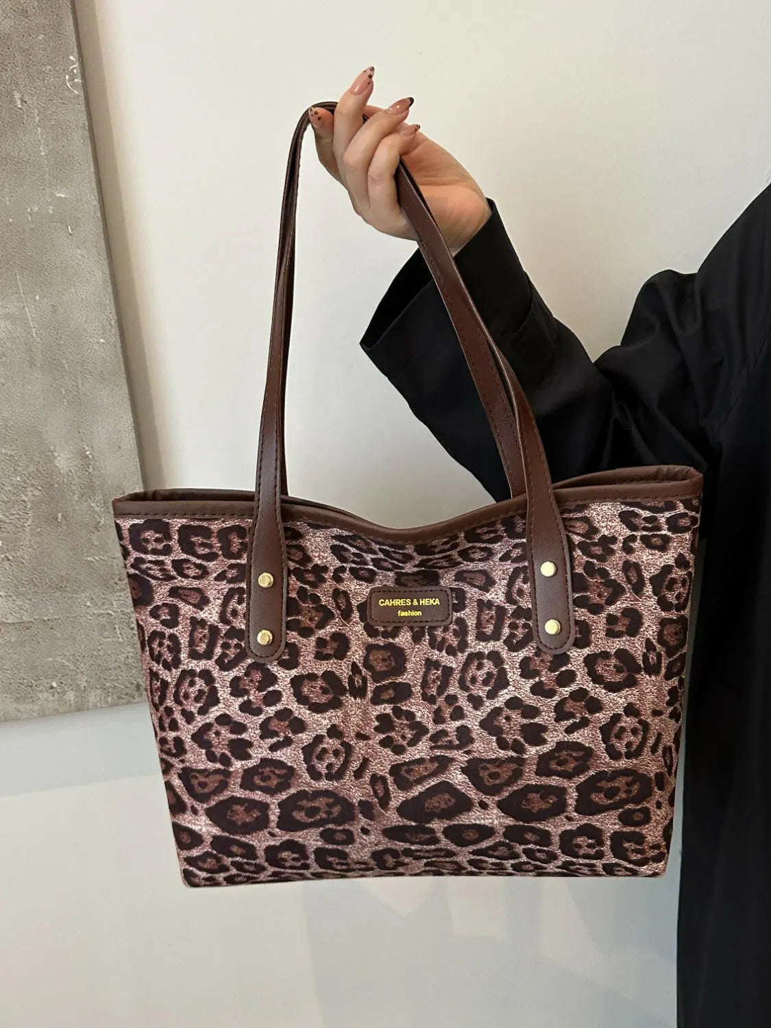 Leopard Polyester Tote Bag.