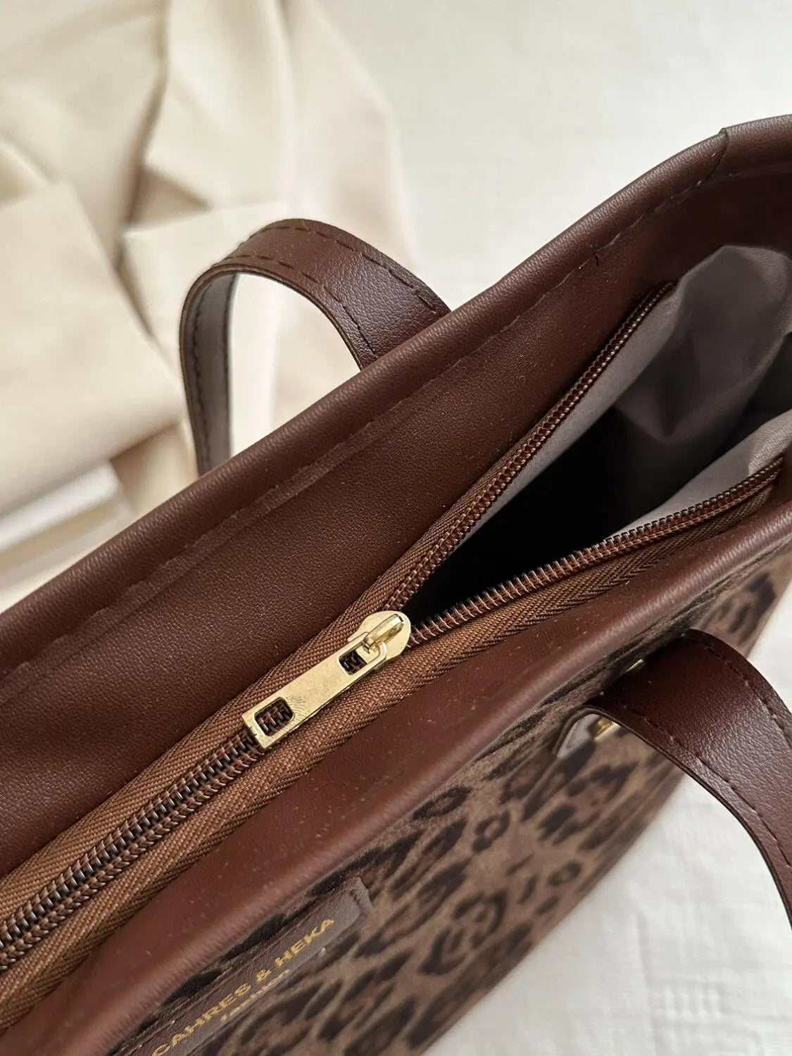 Leopard Polyester Tote Bag.