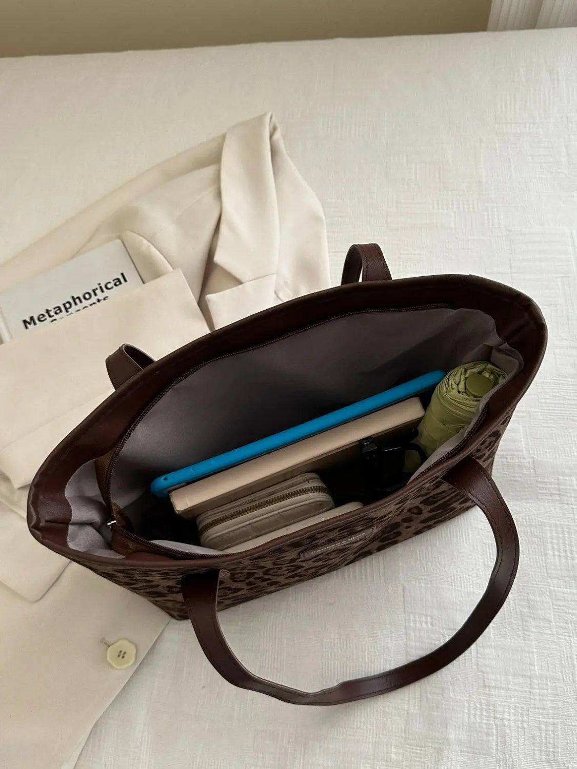 Leopard Polyester Tote Bag.