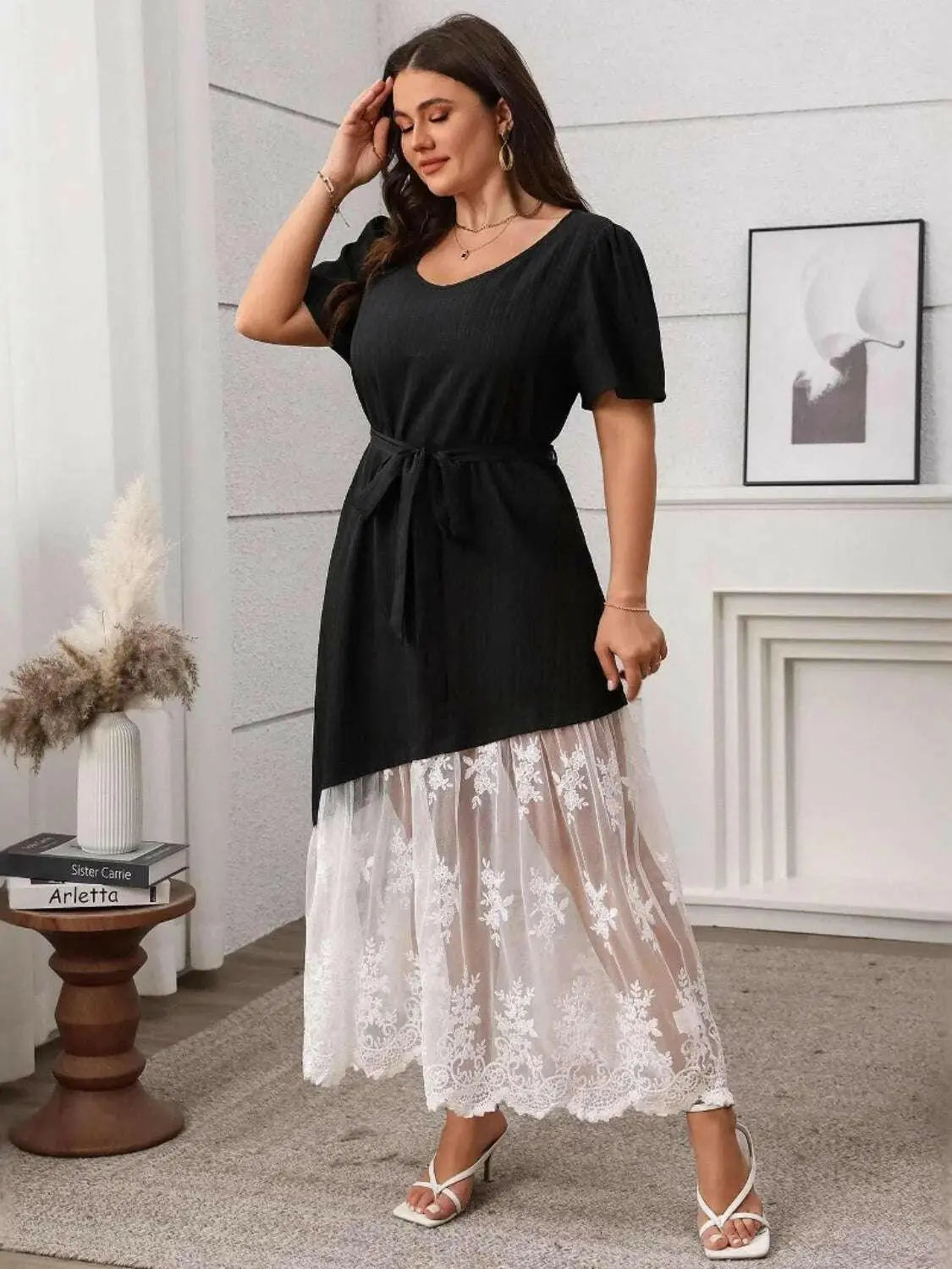 Plus Size Lace Patchwork Short Sleeve Maxi Dress.