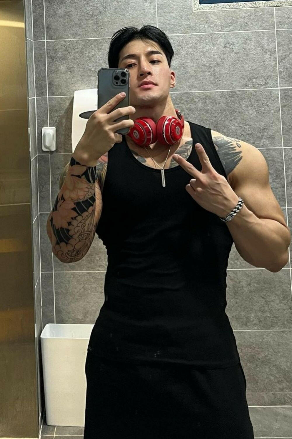 Men's Plus Size Round Neck Tank.