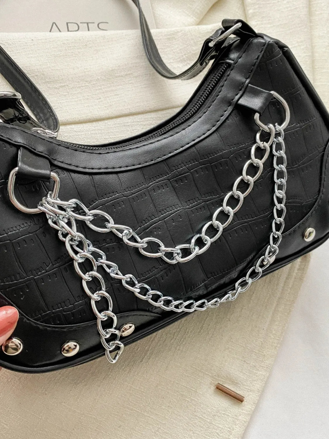 Chain PU Leather Shoulder Bag.