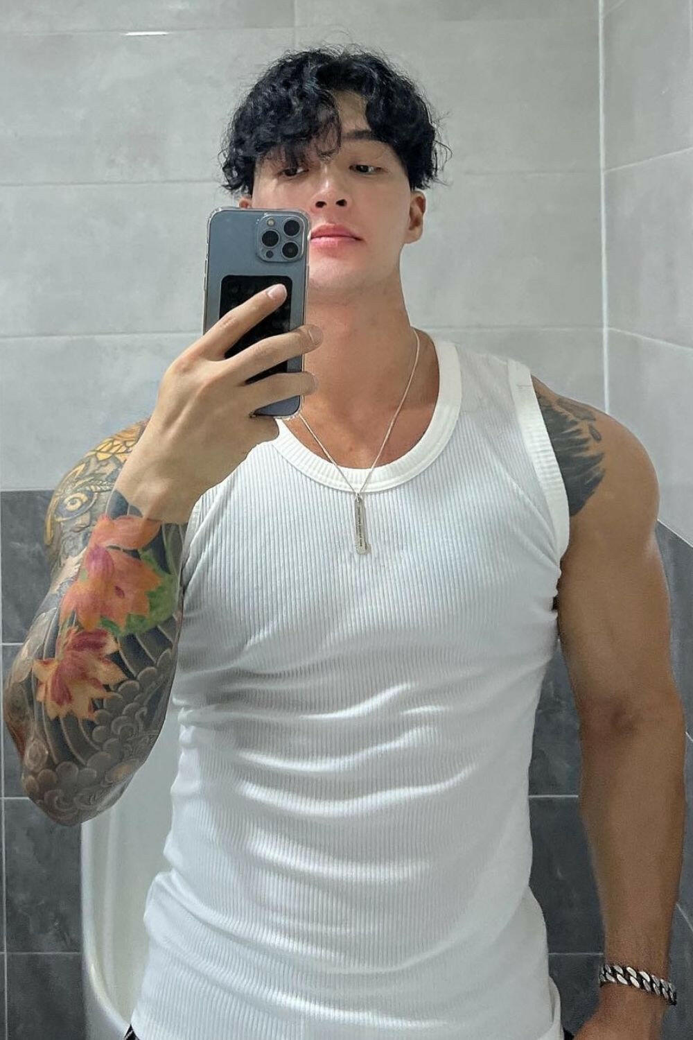 Men's Plus Size Round Neck Tank.