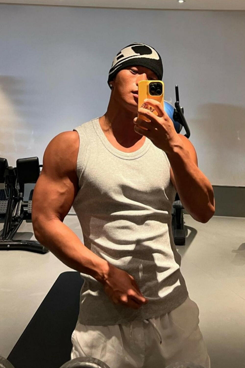Men's Plus Size Round Neck Tank.