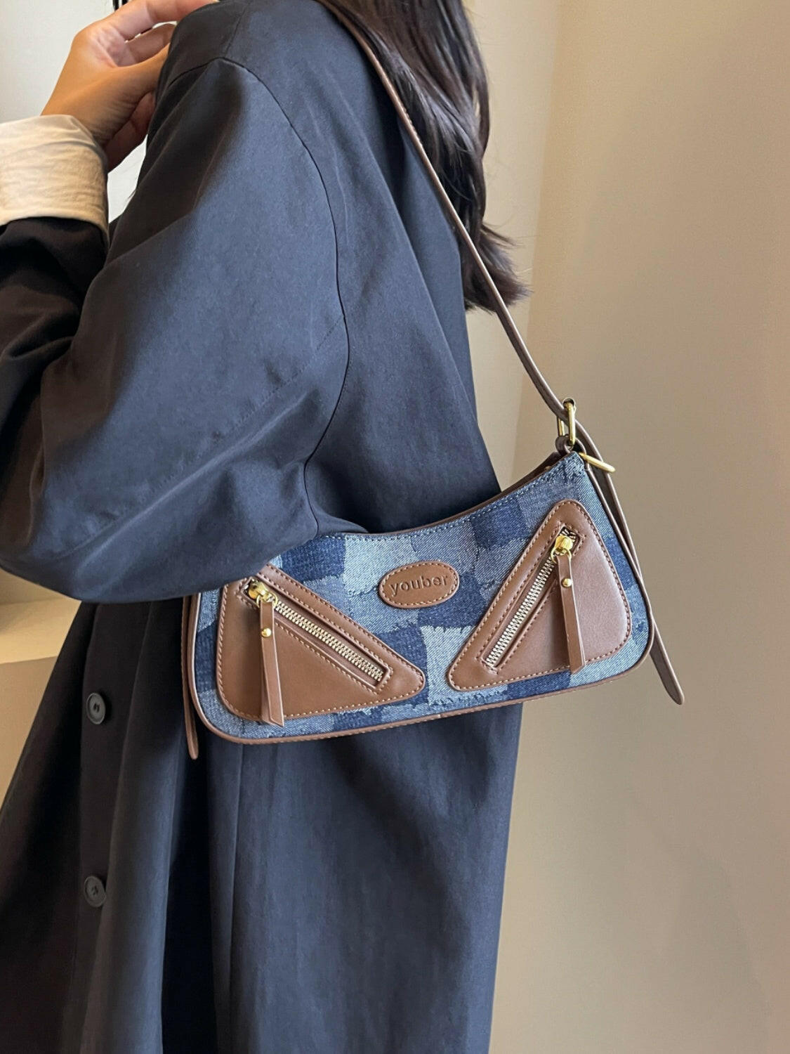 Plaid Adjustable Strap Shoulder Bag.