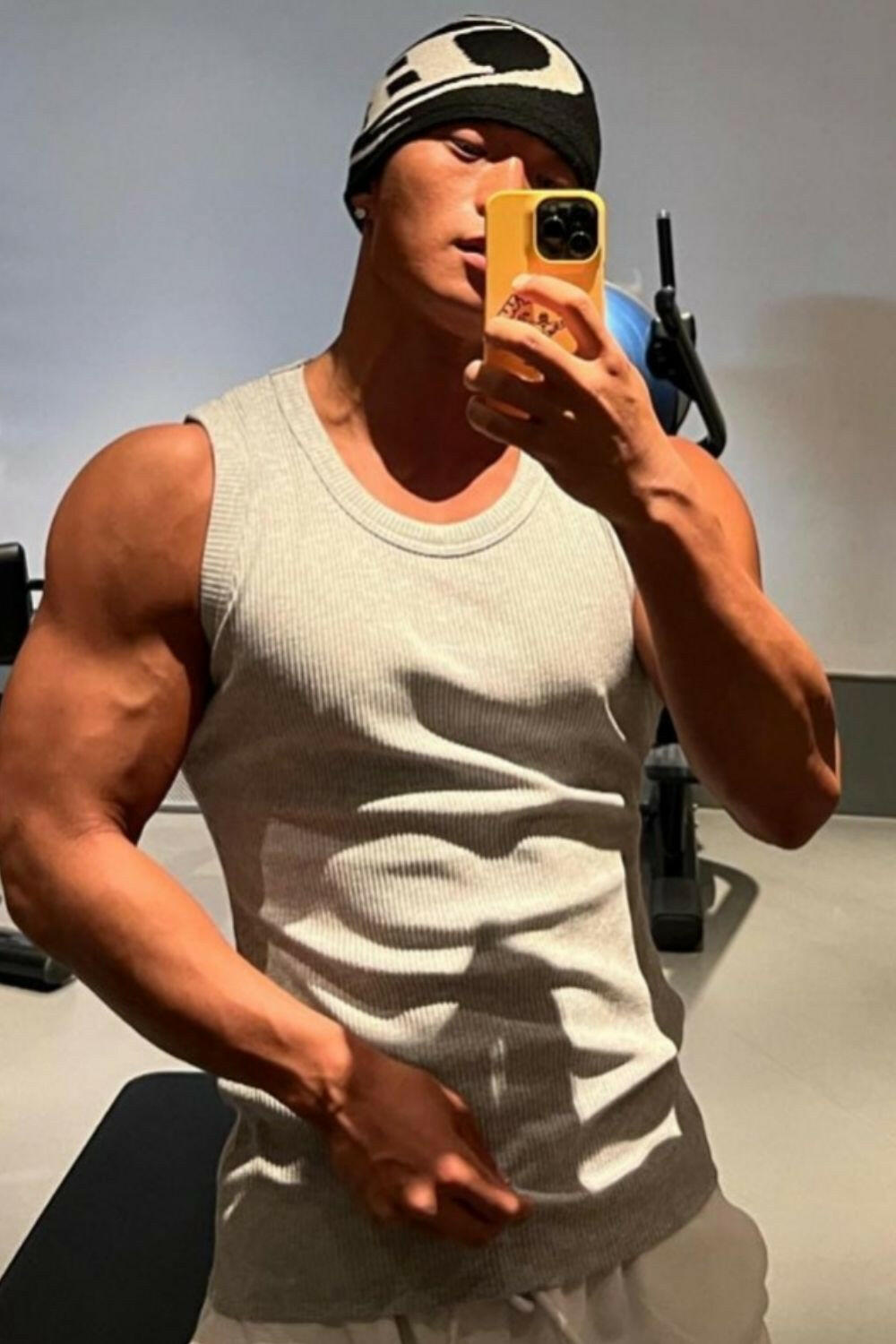 Men's Plus Size Round Neck Tank.