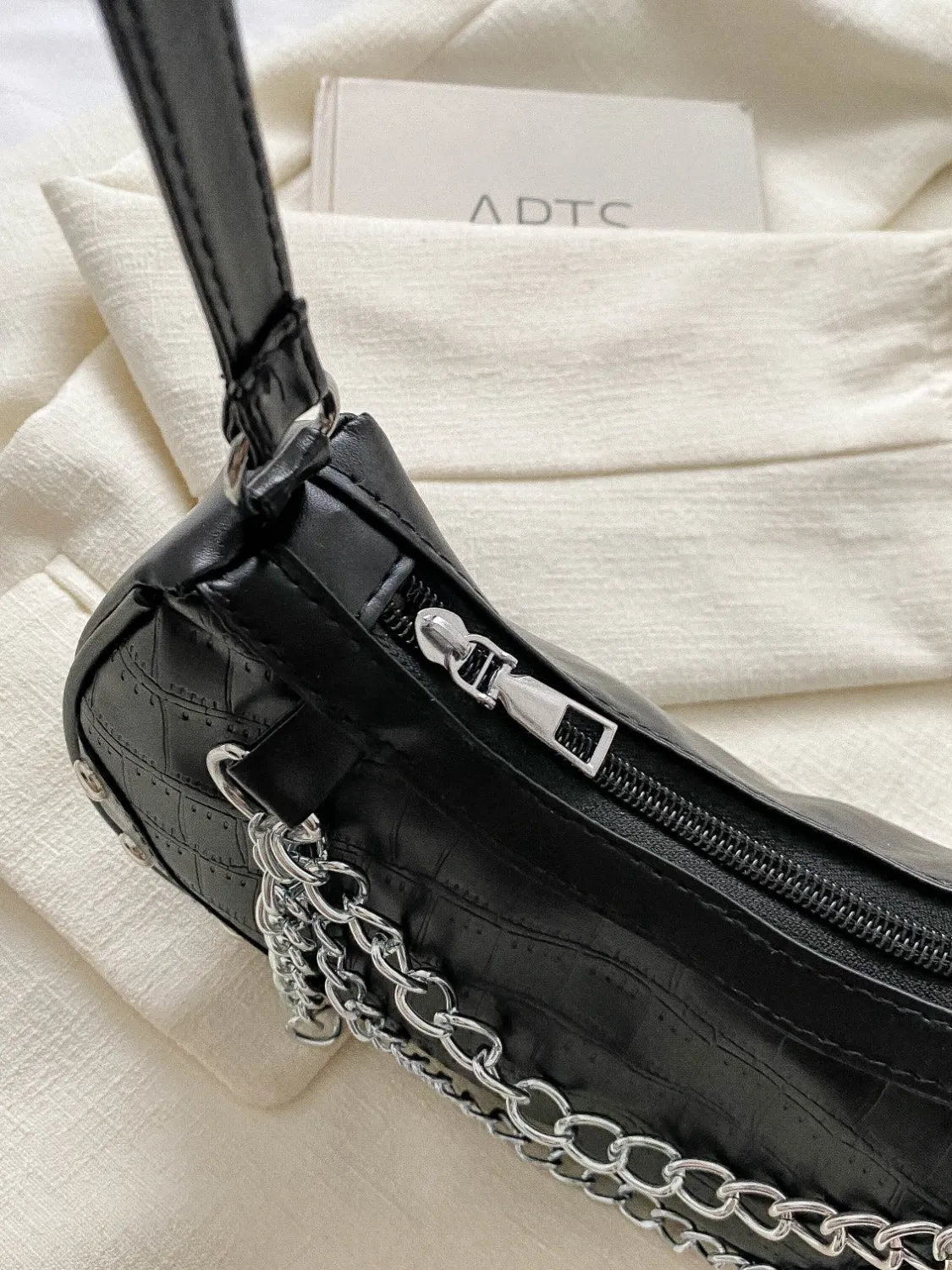 Chain PU Leather Shoulder Bag.