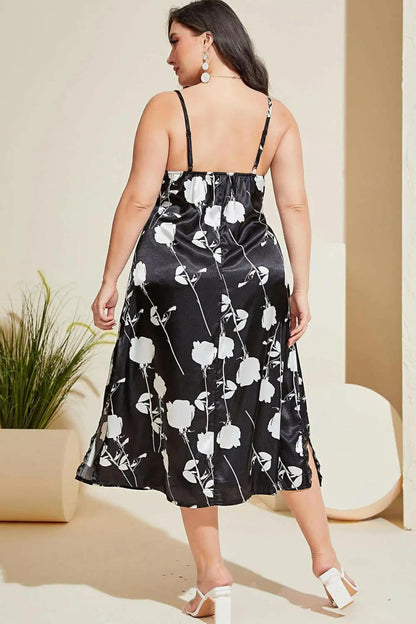 Plus Size Floral Lace Trim Side Slit Night Dress.