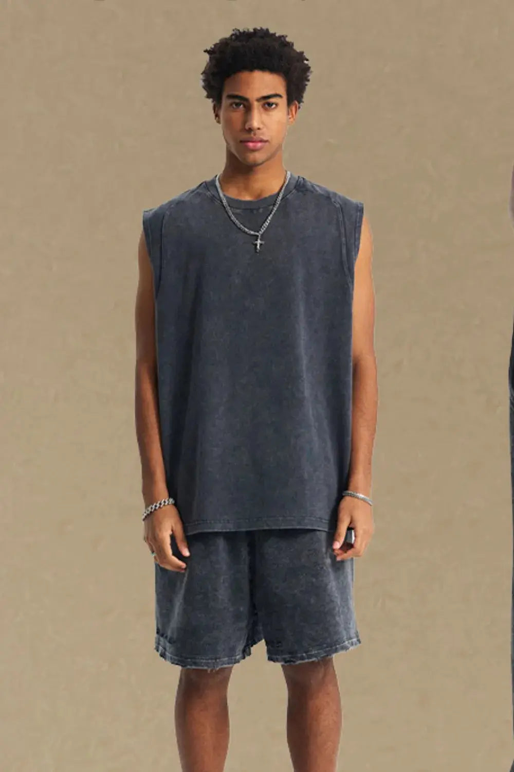 Men's Round Neck Solid Color Tank.
