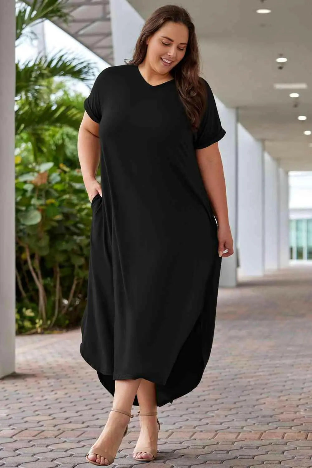 Plus Size V-Neck Short Sleeve Maxi Dress.